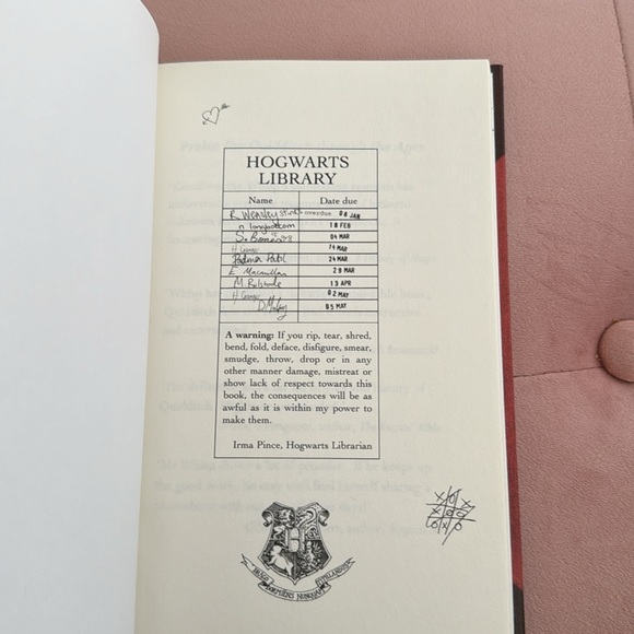 Hogwarts Library Boxed Set - Picture 12 of 16